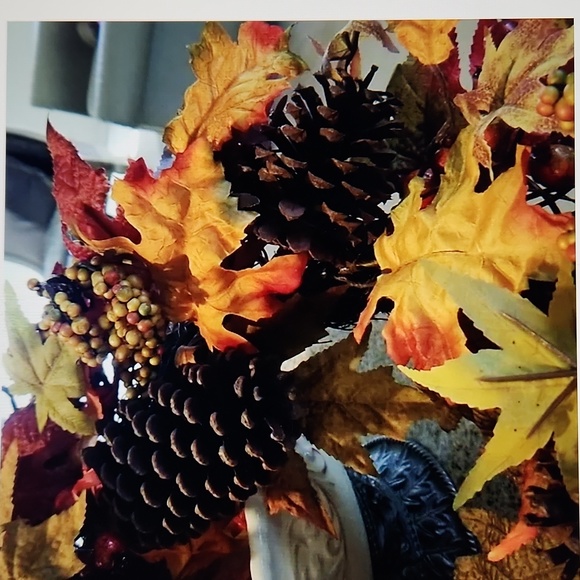 Fall 24" round Fall wreath - Picture 3 of 4